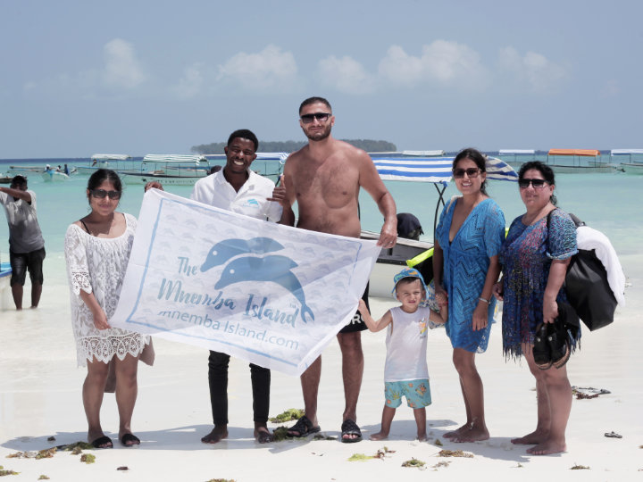 Best Time to Visit Mnemba Island for Snorkeling and Dolphins